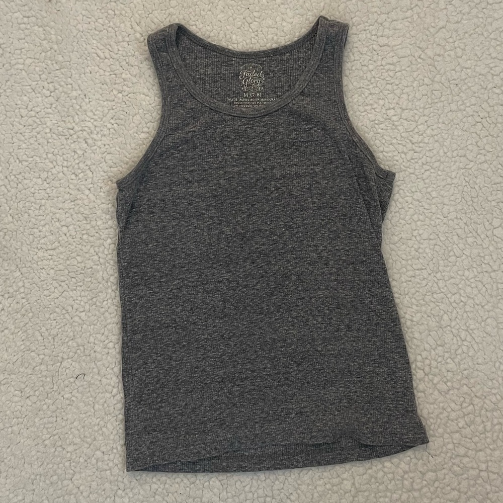 gray tank top